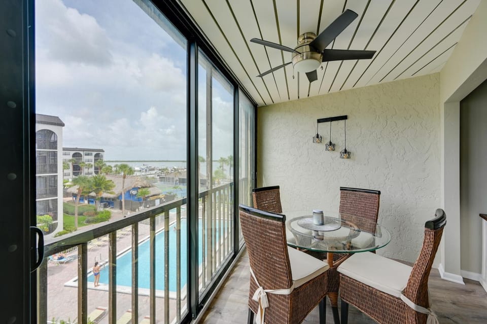2 Mi to Tigertail Beach: Quiet Waterfront Condo House in Marco Island