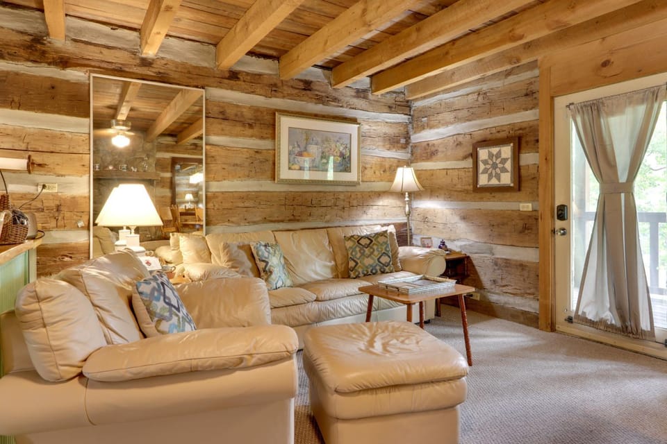 Outdoorsmens Paradise on the Little River Apartment in Townsend