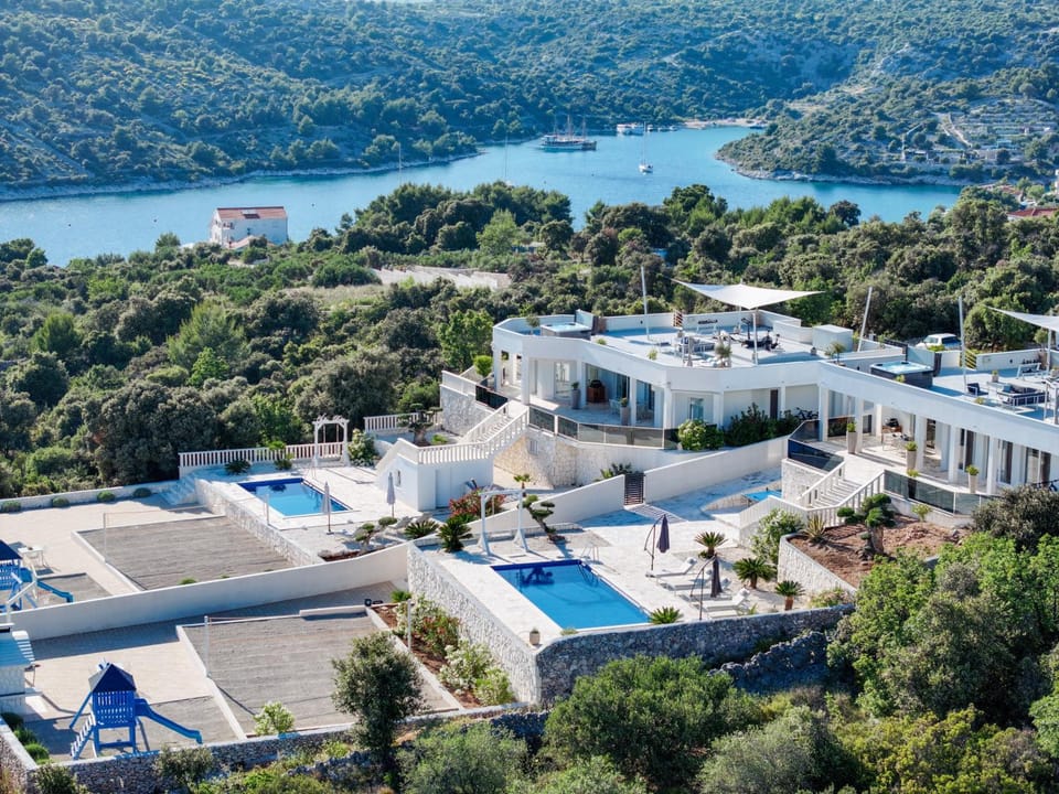 Property building, Bird's eye view