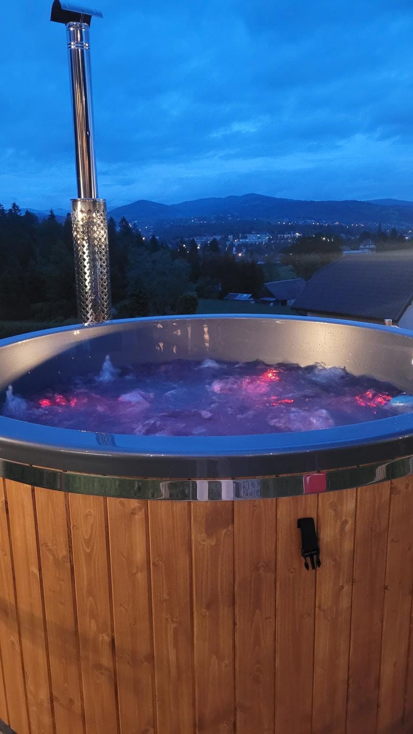 Hot Tub, Hot Tub, Pool view, Swimming pool