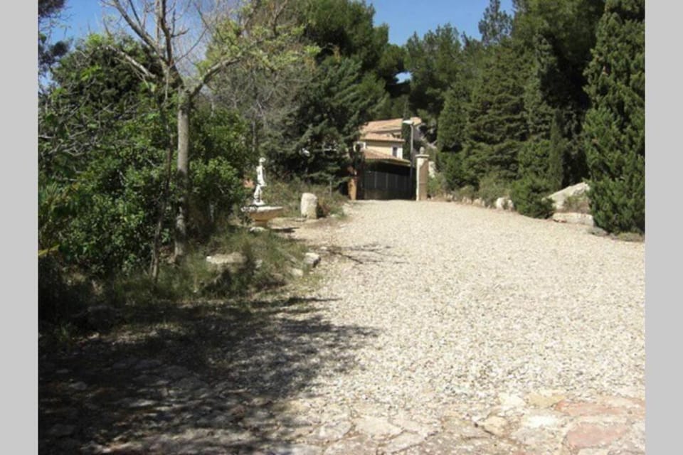 T3 avec grande terrasse et jardin sur les hauteurs de Martigues Apartment in Provence-Alpes-Côte d'Azur