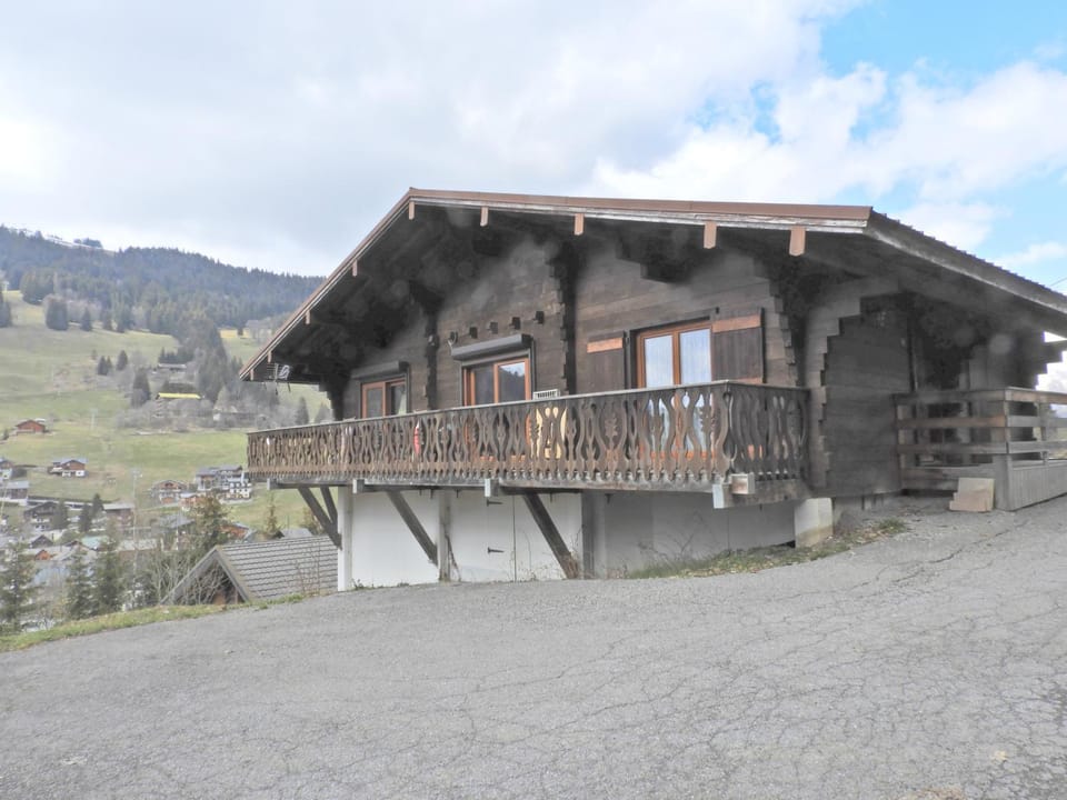 1 Authentique chalet, le Mirador Chalet in Les Gets