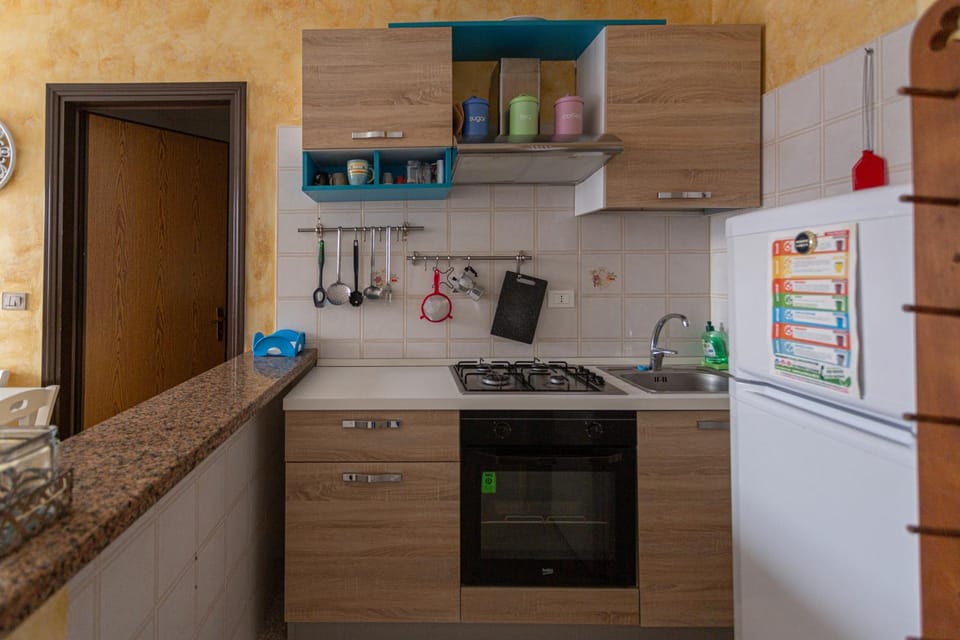 Kitchen or kitchenette, pet friendly, stove