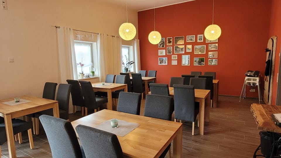 Restaurant/places to eat, Breakfast