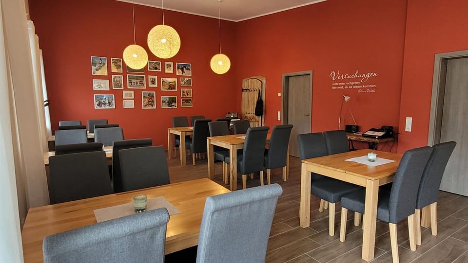 Restaurant/places to eat, Breakfast