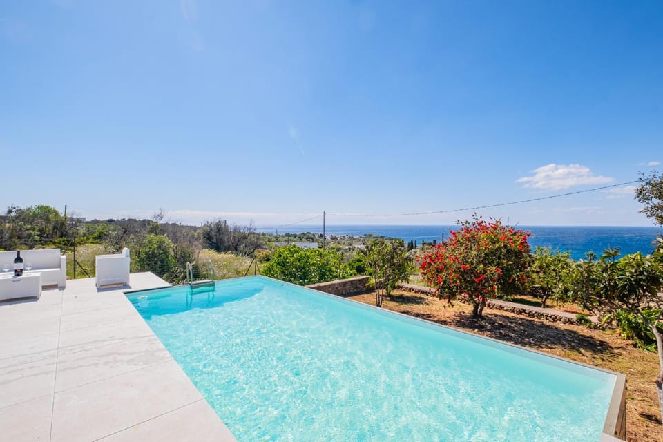 Day, Natural landscape, View (from property/room), Pool view, Sea view, Swimming pool, sunbed