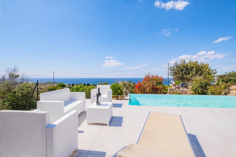 Day, Natural landscape, View (from property/room), Pool view, Sea view, Swimming pool, sunbed
