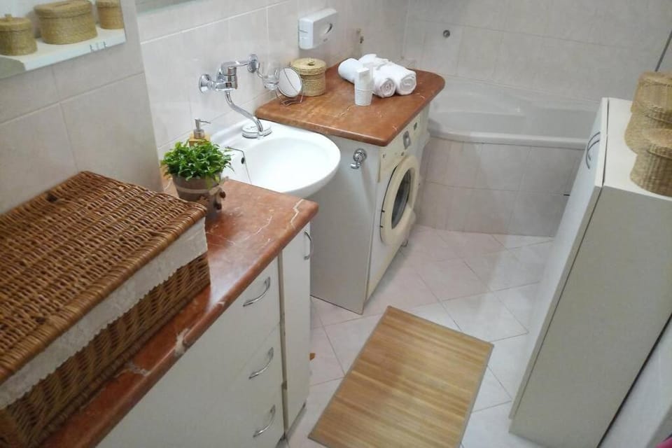 Bathroom, washing machine