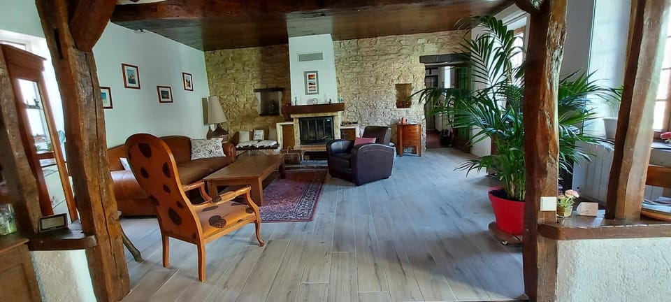 Communal lounge/ TV room, Breakfast
