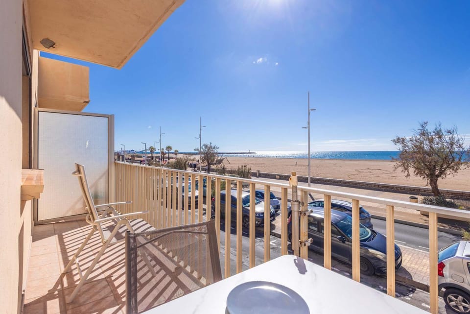 Appartement confortable en front de mer pour 5 personnes Apartment in Occitanie