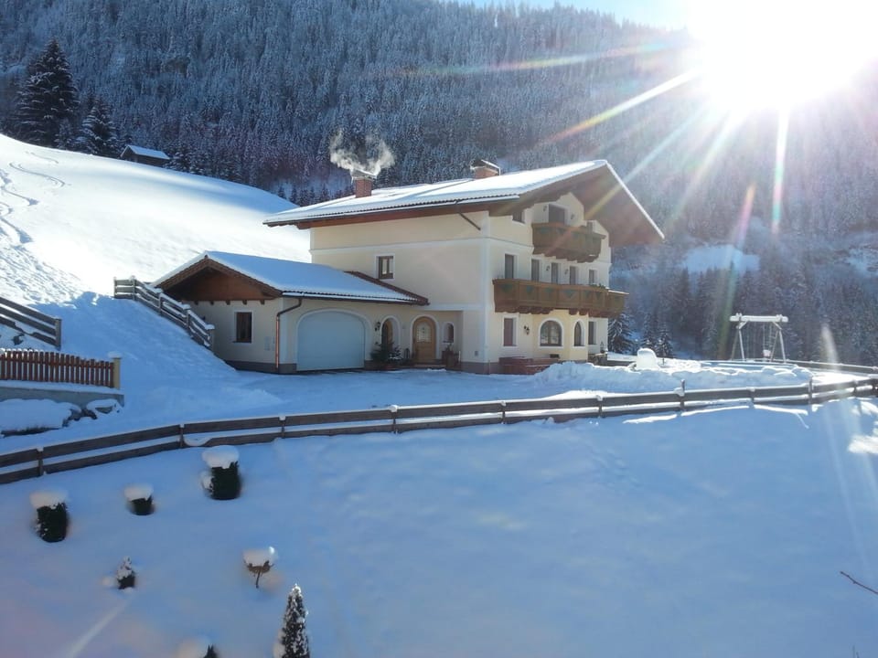 Facade/entrance, Winter