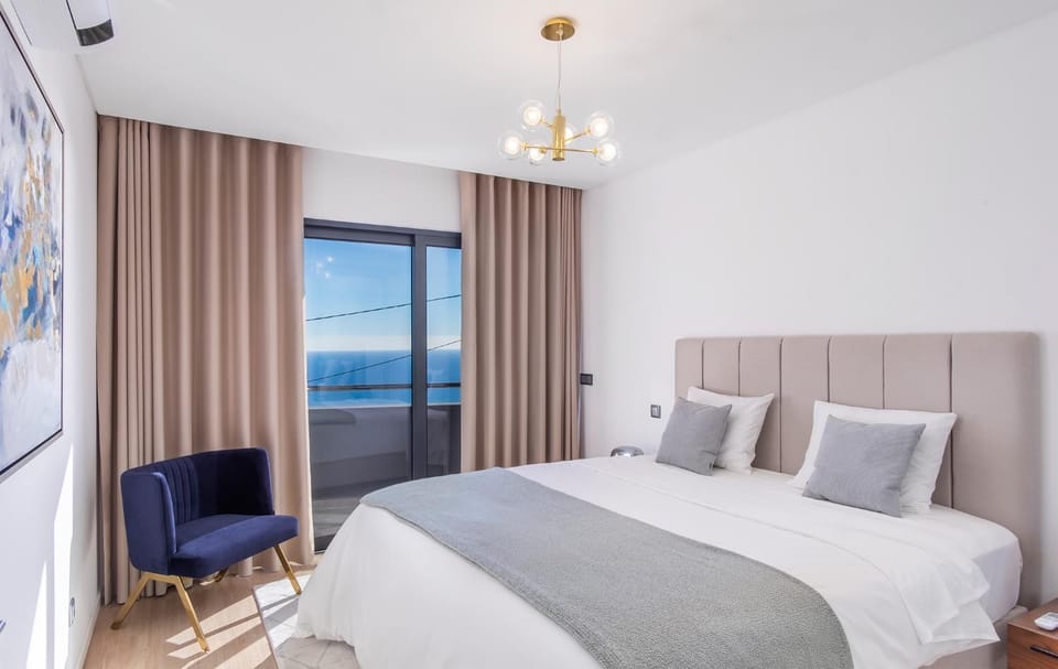 Bed, Photo of the whole room, Bedroom, Sea view