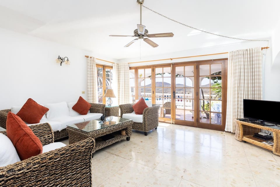 COLINA GOLF excellent holiday home with heated pool Villa in Abona