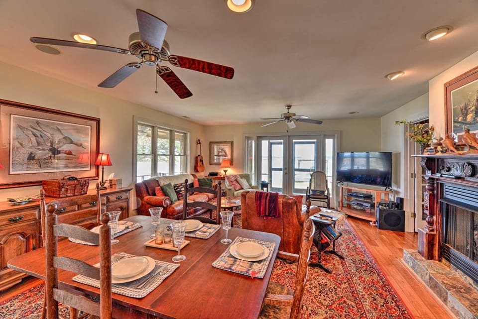 Waterside Belhaven House & Cottage w/ Porch & Dock House in North Carolina