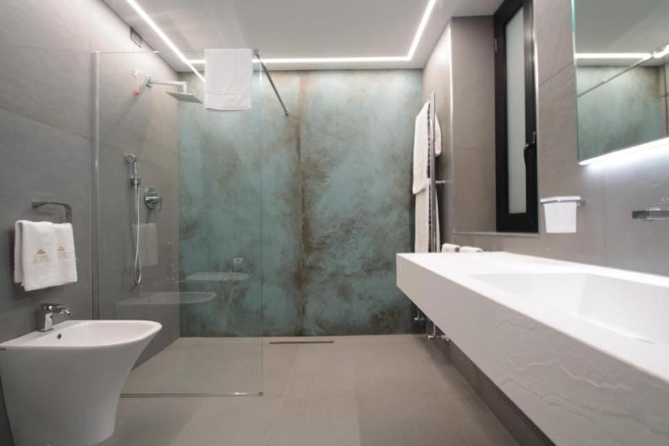 Bathroom, Bath