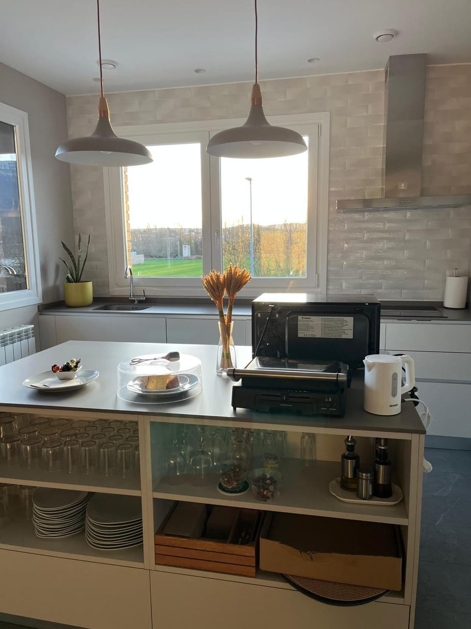 Coffee/tea facilities, Dining area