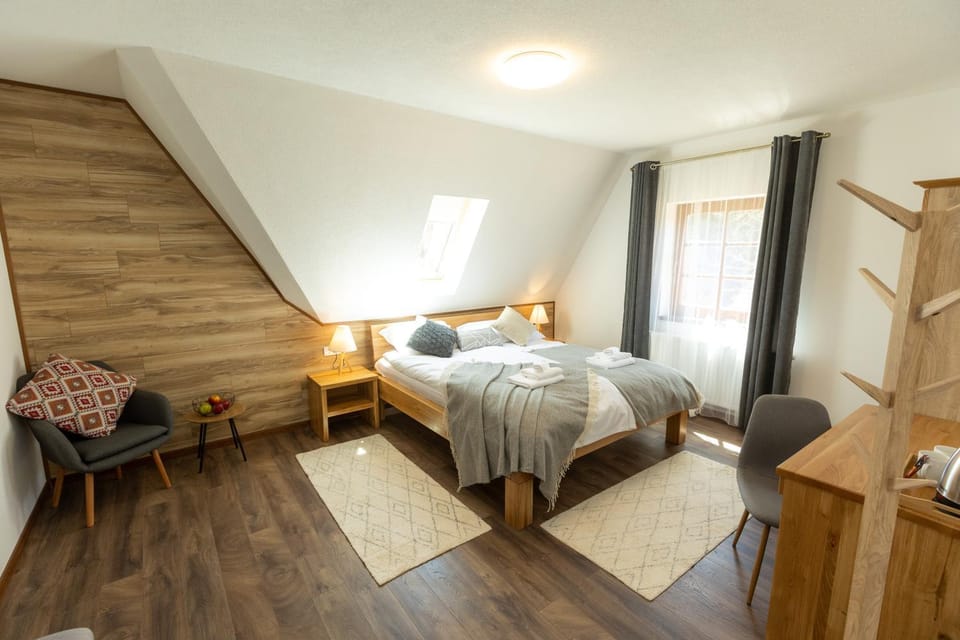 Bed, Photo of the whole room