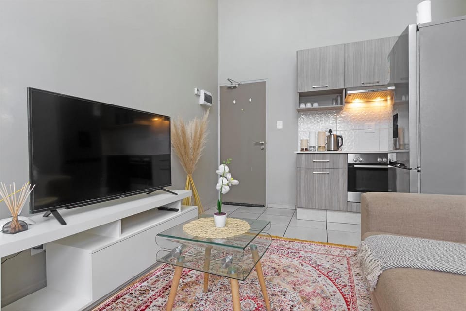 TV and multimedia, Kitchen or kitchenette, Living room, minibar, pet friendly, stove