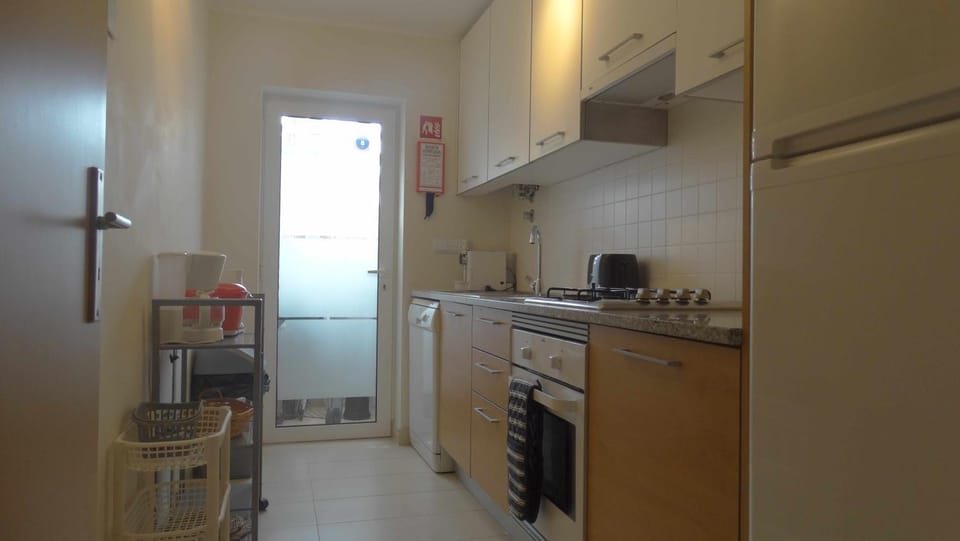 Kitchen or kitchenette, Communal kitchen