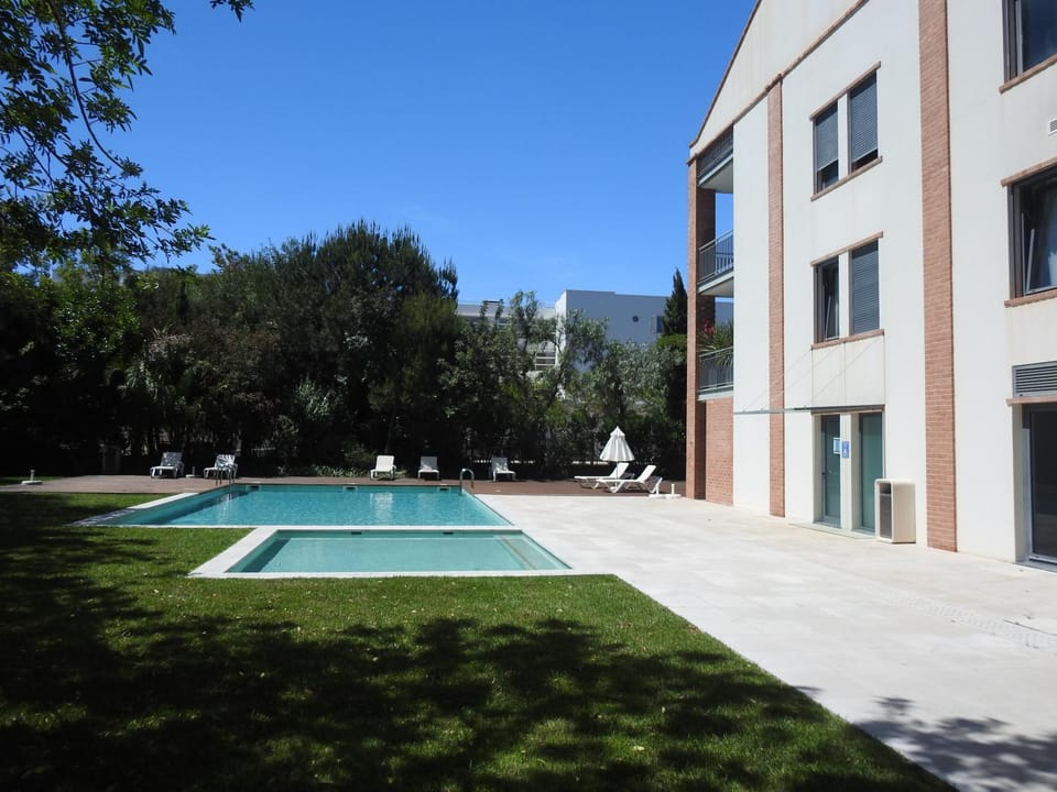 Swimming pool, Swimming pool