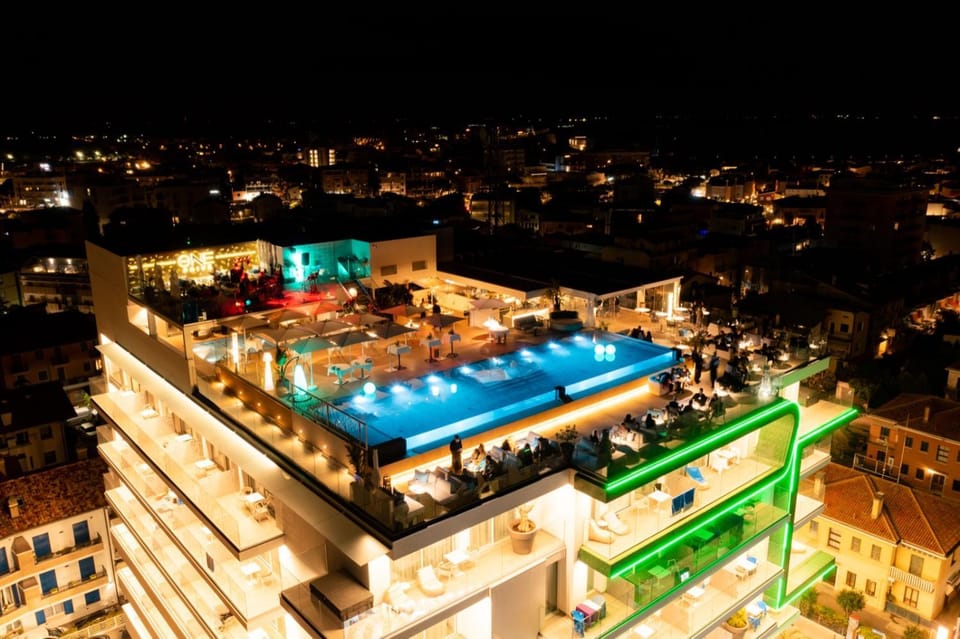 Property building, Balcony/Terrace, Sunset