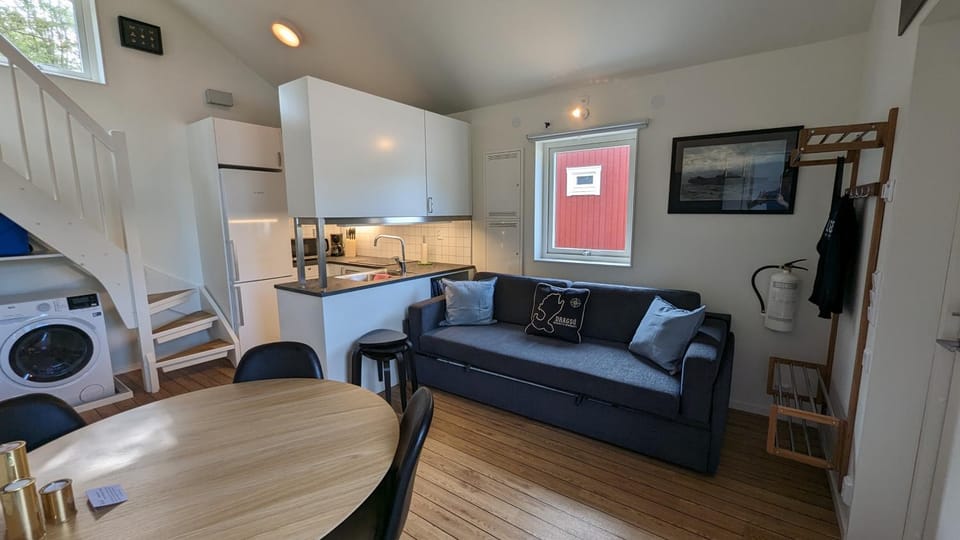 Communal lounge/ TV room, Living room, Seating area