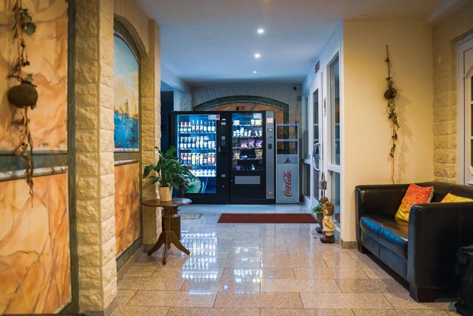 Facade/entrance, Lobby or reception, Drinks