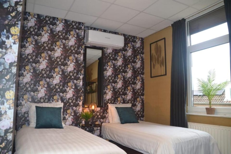Hotel Restaurant Cafe Houben Hotel in Limburg (province)