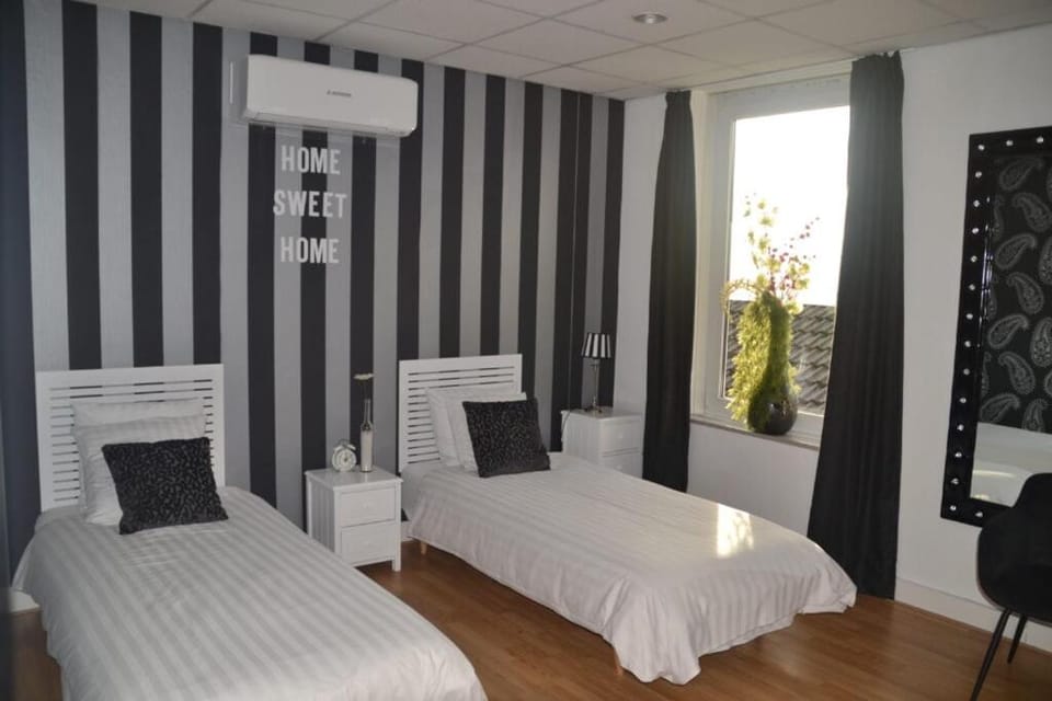 Hotel Restaurant Cafe Houben Hotel in Limburg (province)