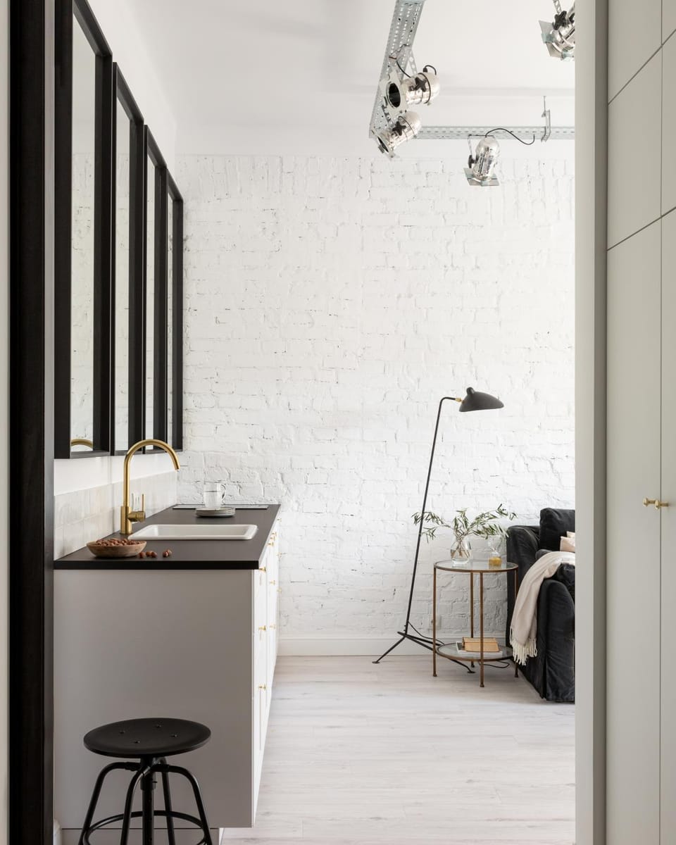 Kitchen or kitchenette, Living room