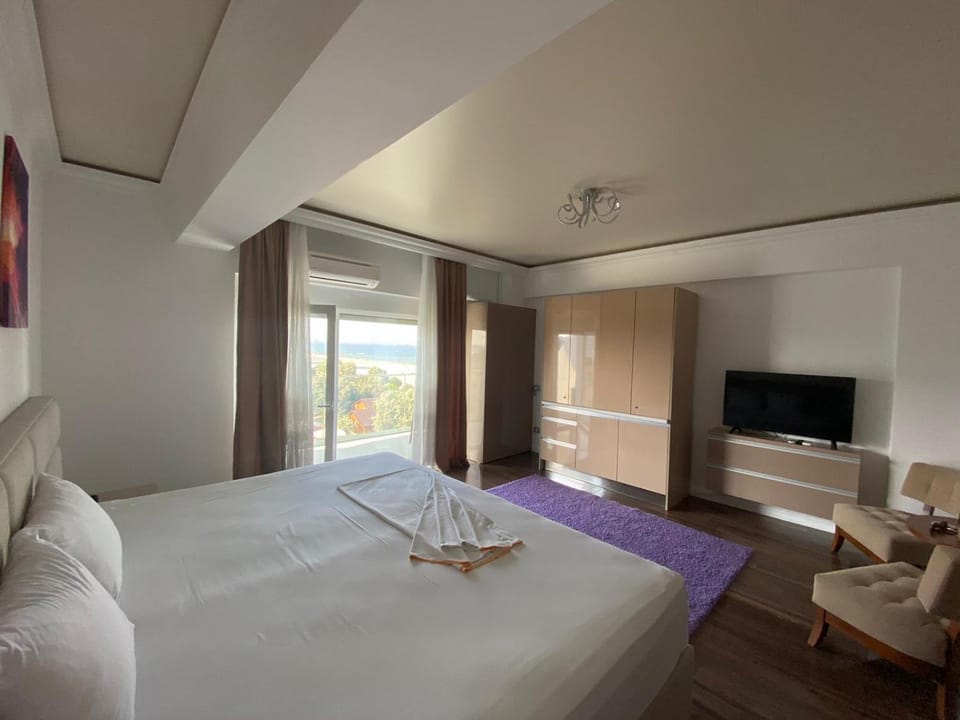 Bed, Photo of the whole room