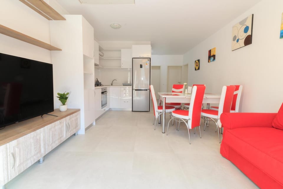 TV and multimedia, Kitchen or kitchenette, Living room, Dining area