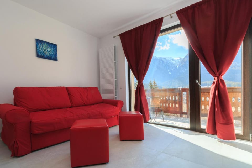 Living room, Mountain view