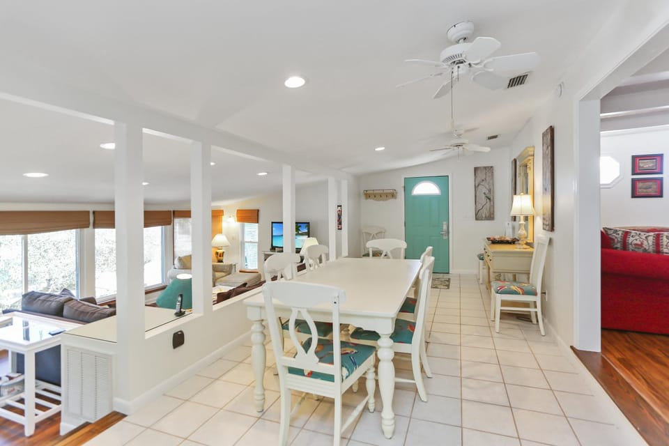 Cape Haus Extra by Pristine Properties Vacation Rentals House in Florida