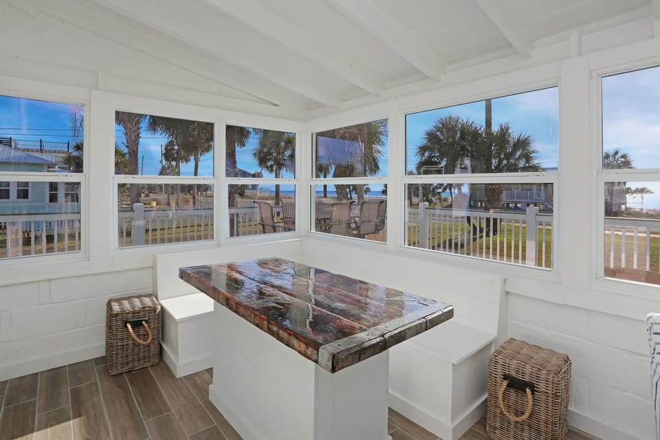 Caroline's Cottage by Pristine Properties Vacation Rentals House in Florida