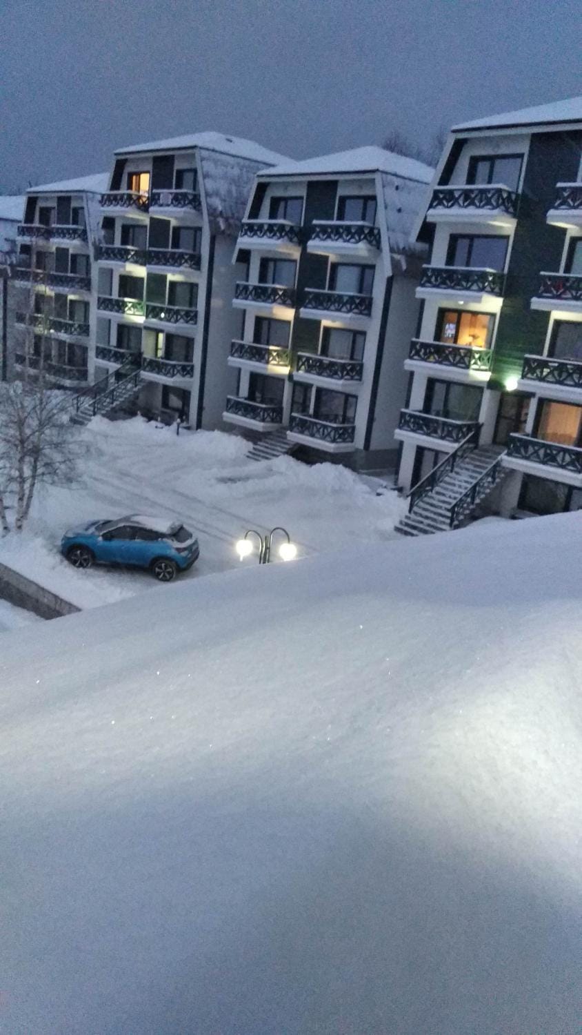 Winter, Street view