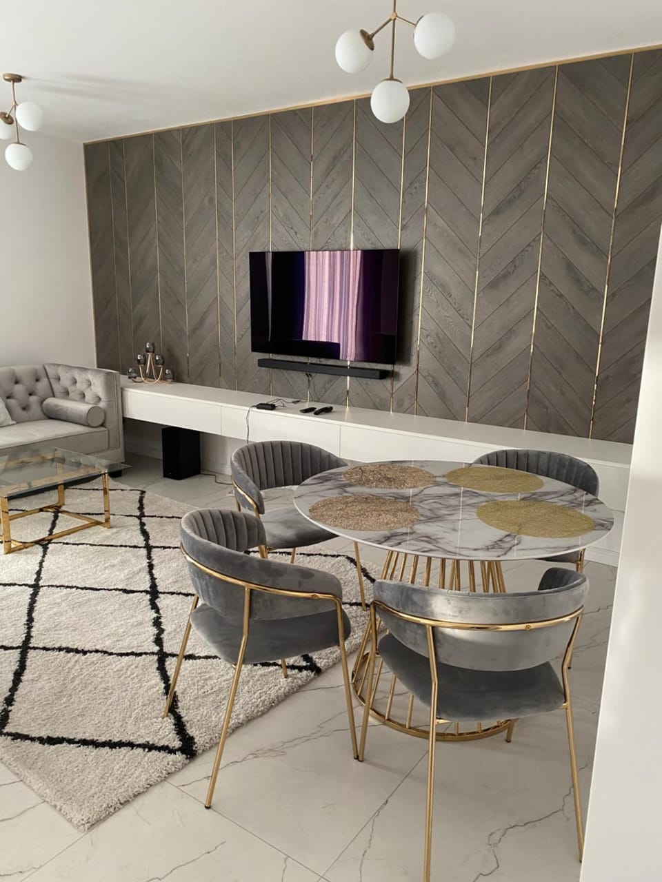 Communal lounge/ TV room, TV and multimedia, Living room, Seating area, Dining area