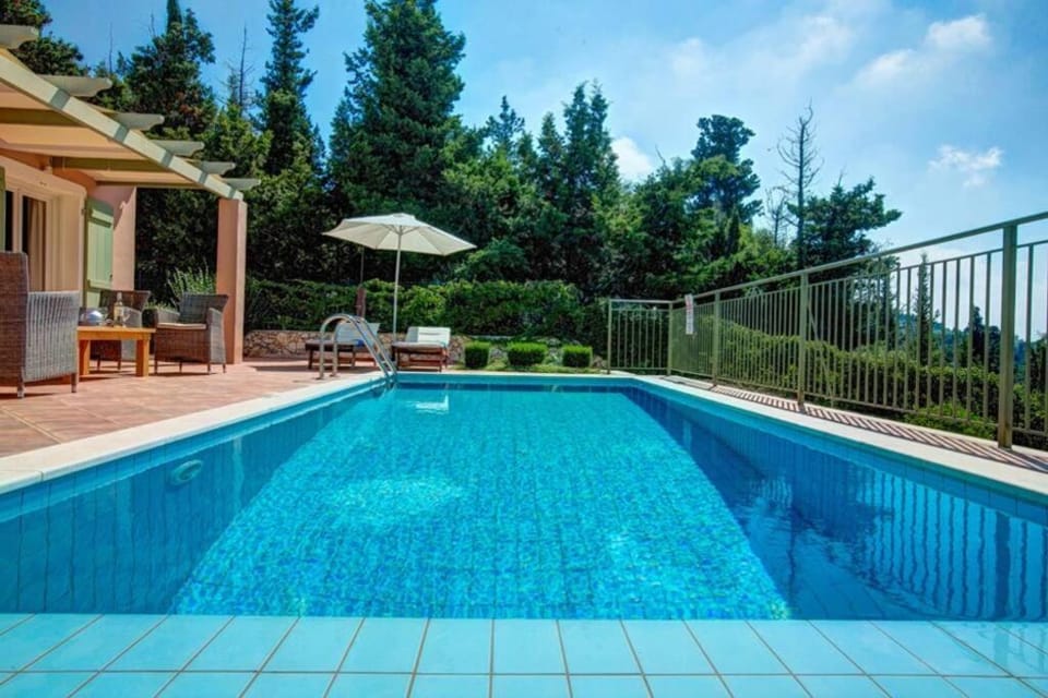 ROSEPETRA Villa in Cephalonia