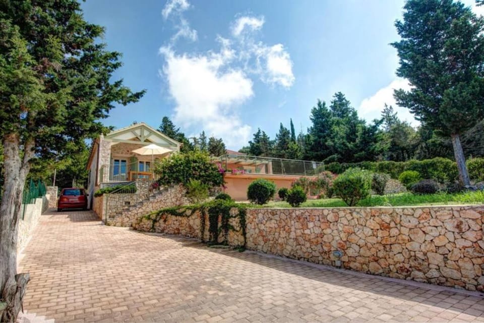 ROSEPETRA Villa in Cephalonia