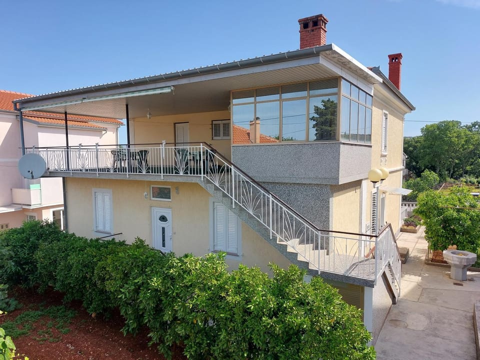 Property building, Balcony/Terrace