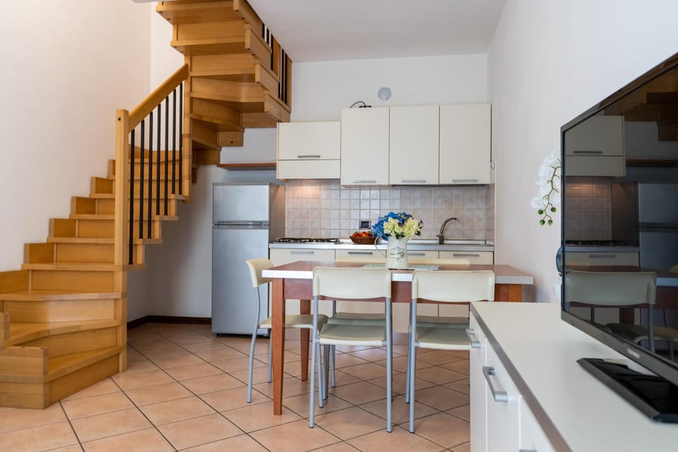 Kitchen or kitchenette, Living room