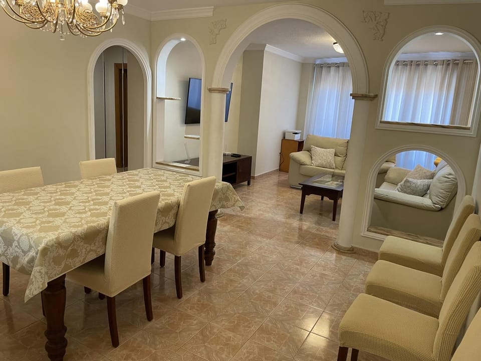 Living room, Photo of the whole room, Dining area