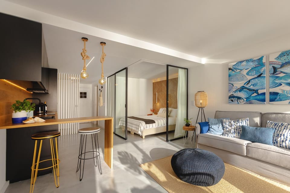 Kitchen or kitchenette, Living room, Bedroom