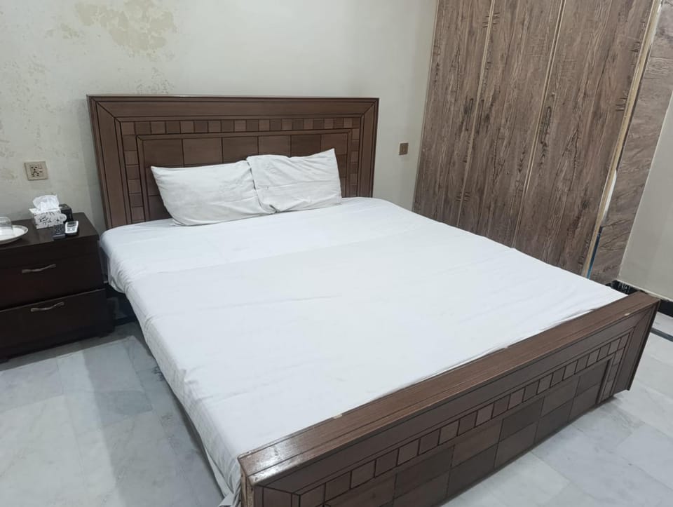 Family Rooms in Johar Town Bed and Breakfast in Lahore