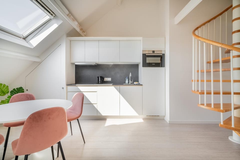 Kitchen or kitchenette, pet friendly, stove