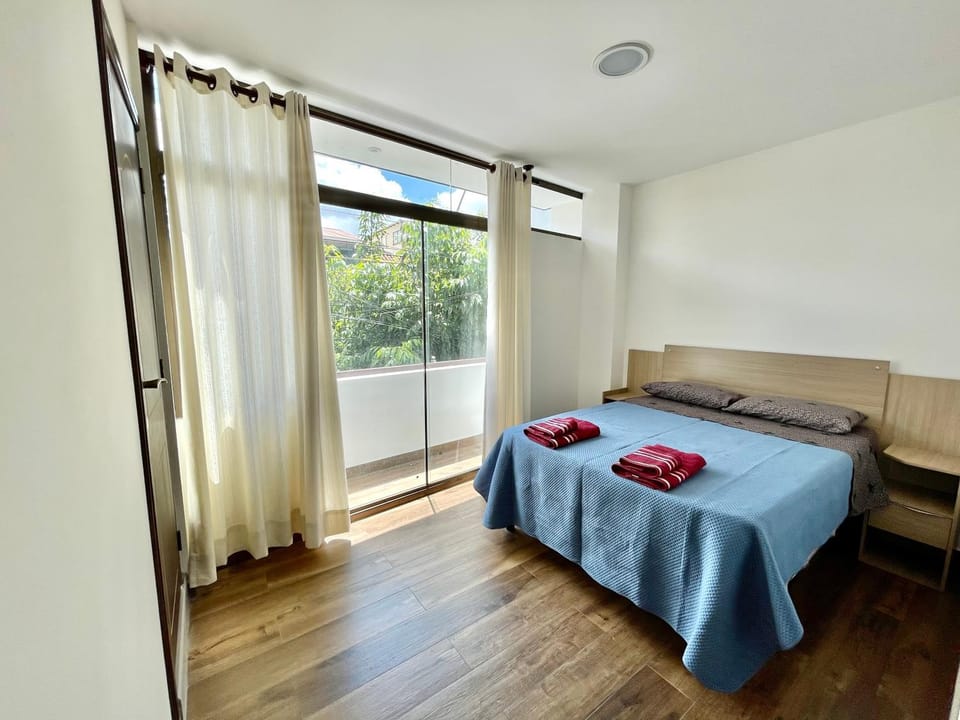 Photo of the whole room, Bedroom