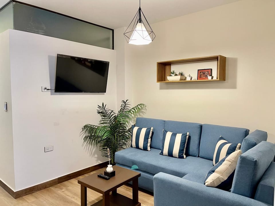 Communal lounge/ TV room, TV and multimedia, Living room, Seating area