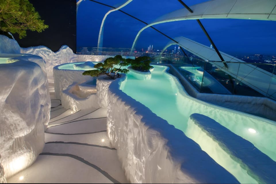 Hot Tub, Swimming pool