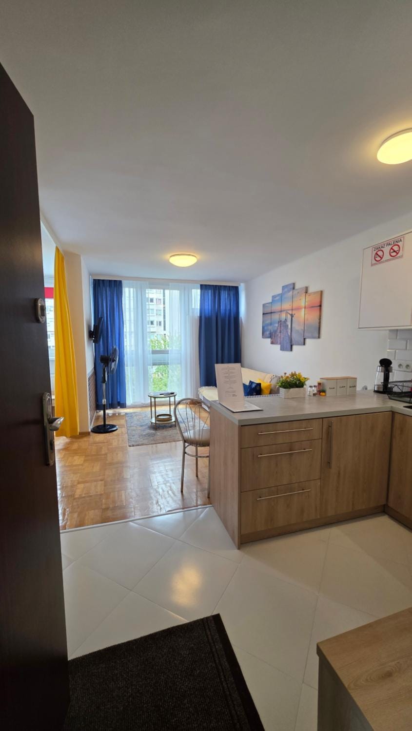 TV and multimedia, Coffee/tea facilities, View (from property/room), Kitchen or kitchenette, Living room