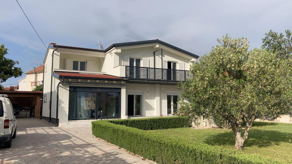 Property building, Garden